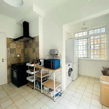 Lx Factory Apartment-lisbon Style-spacious & Bright-congress Centre
