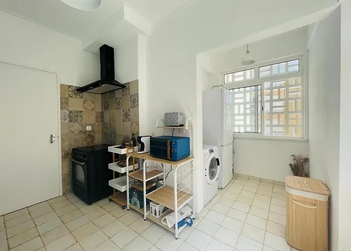 Lx Factory Apartment-lisbon Style-spacious & Bright-congress Centre