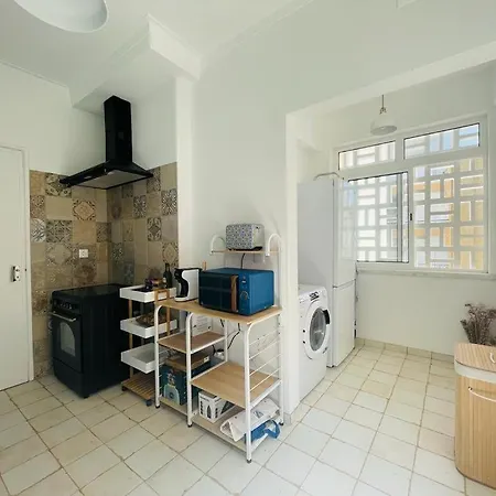 Lx Factory Apartment-lisbon Style-spacious & Bright-congress Centre