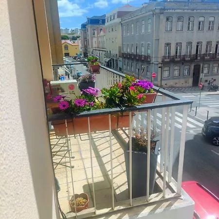 아파트 Lx Factory Apartment-lisbon Style-spacious & Bright-congress Centre 리스본
